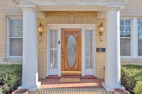 Exterior - 1348 Maple Ave SW, Roanoke, VA 24016 photo 3 of 16