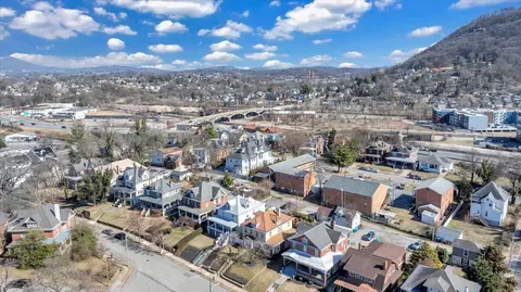 View/Area - 1348 Maple Ave SW, Roanoke, VA 24016 photo 4 of 13