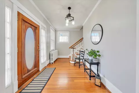 Entry Way - 1348 Maple Ave SW, Roanoke, VA 24016 photo 1 of 4