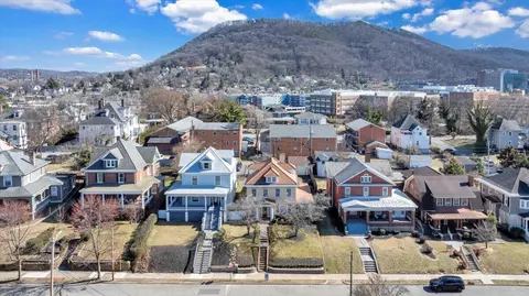 View/Area - 1348 Maple Ave SW, Roanoke, VA 24016 photo 3 of 13