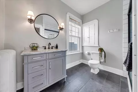 Bath - 1348 Maple Ave SW, Roanoke, VA 24016 photo 4 of 7