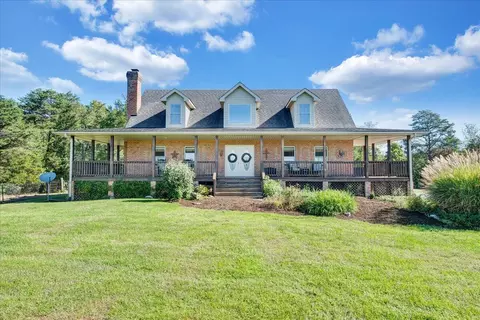 2929 W Wind Rd, Fincastle, VA 24090