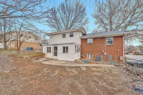 Exterior - 533 Fleming Ave NE, Roanoke, VA 24012 photo 5 of 8