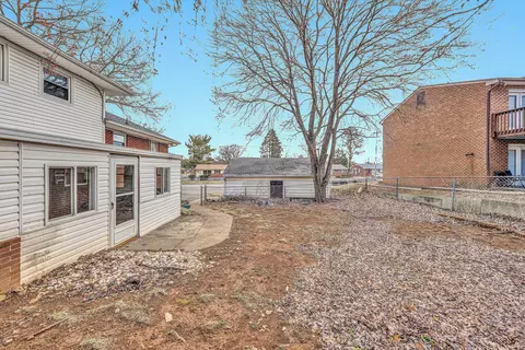 Exterior - 533 Fleming Ave NE, Roanoke, VA 24012 photo 7 of 8