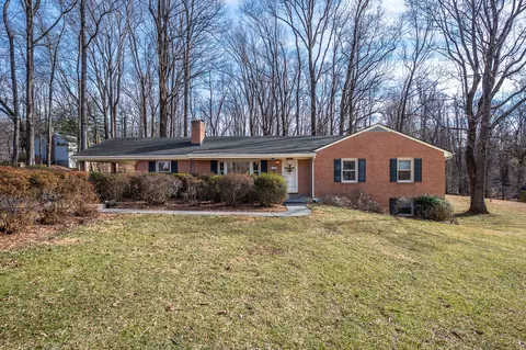 921 Watson Pl, Bedford, VA 24523