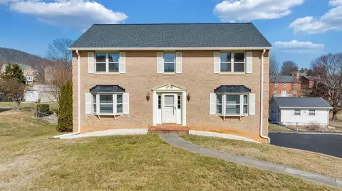 4935 Huntridge Rd, Roanoke, VA 24012