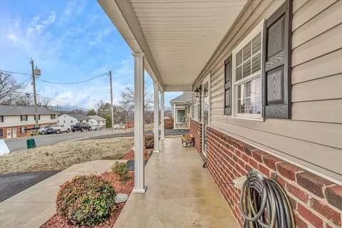 332 E Augusta Ave, Vinton, VA 24179 photo 6
