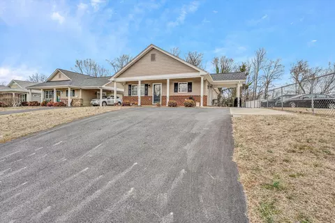 332 E Augusta Ave, Vinton, VA 24179 photo 4