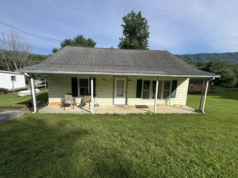 150 Crestwood Dr, Narrows, VA 24124