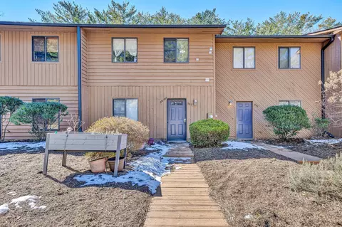 907 Lora Ln, Blacksburg, VA 24060