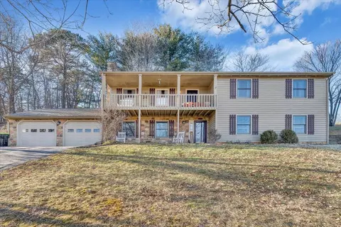 274 Ridgeview Rd, Blue Ridge, VA 24064