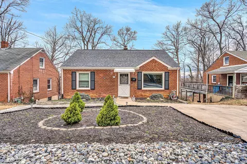 2915 Hollowell Ave SW, Roanoke, VA 24015