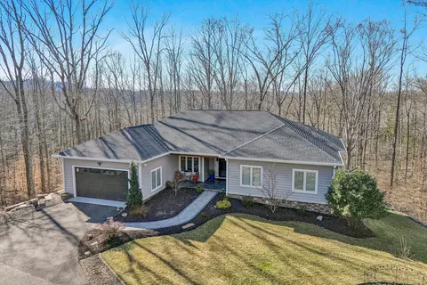 1169 Lakes Edge Dr, Goodview, VA 24095