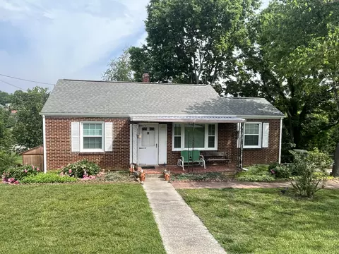 23 Upland Dr, Salem, VA 24153