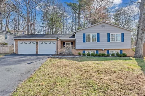 5824 Penguin Dr, Roanoke, VA 24018