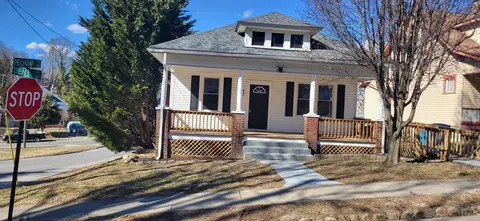 802 Dent St SE, Roanoke, VA 24013