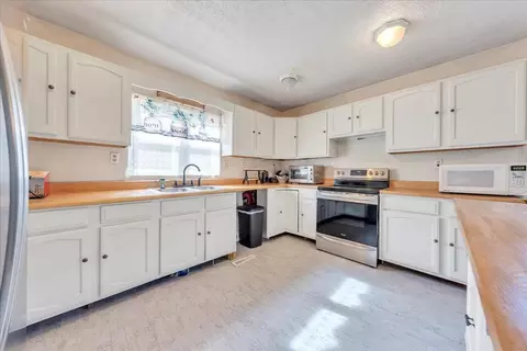 Kitchen - 5707 Bens Run Rd, Covington, VA 24426 photo 2 of 2