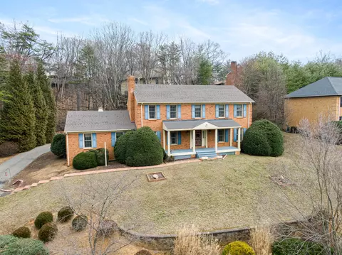 5017 Meadow Creek Dr, Roanoke, VA 24018