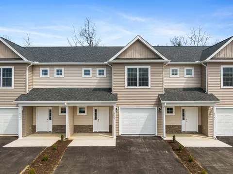 6134 Warren Newcomb, Radford, VA 24141