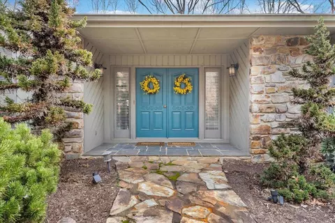 4921 Hunting Hills Dr, Roanoke, VA 24018