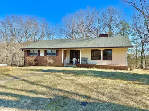 1029 Cliftwood Cir, Clifton Forge, VA 24422