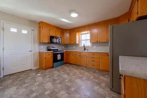 2448 Kyle Weeks Rd SW, Willis, VA 24380 photo 16