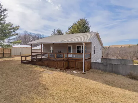 2448 Kyle Weeks Rd SW, Willis, VA 24380 photo 3