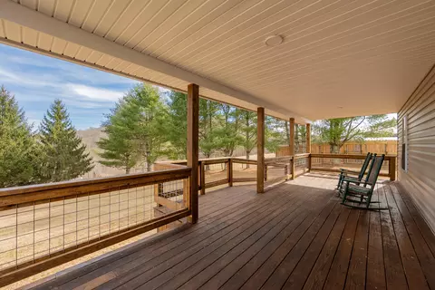 2448 Kyle Weeks Rd SW, Willis, VA 24380 photo 6