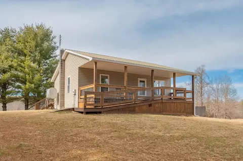 2448 Kyle Weeks Rd SW, Willis, VA 24380