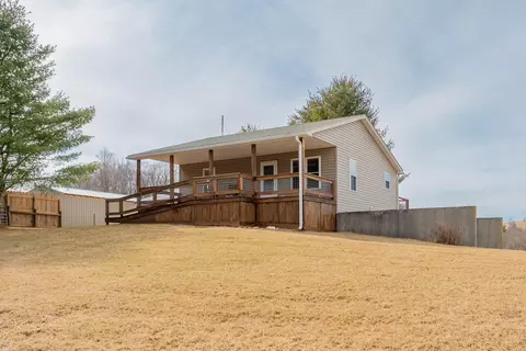 2448 Kyle Weeks Rd SW, Willis, VA 24380 photo 2