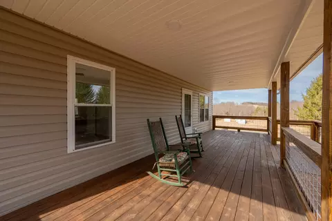 2448 Kyle Weeks Rd SW, Willis, VA 24380 photo 9