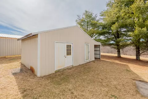 2448 Kyle Weeks Rd SW, Willis, VA 24380 photo 46