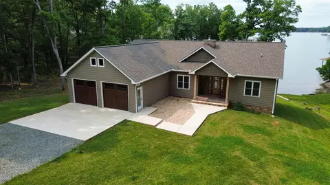 40 Big Cove Dr, Penhook, VA 24137