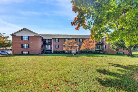 3531 Peters Creek Rd #302, Roanoke, VA 24012