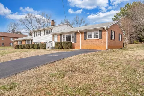 160 Bernard Rd, Rocky Mount, VA 24151