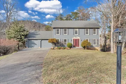 4412 Kings Chase Dr, Roanoke, VA 24018