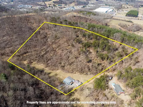5679 Berry Patch Ln, Elliston, VA 24087 photo 2