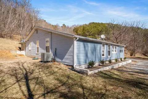 5679 Berry Patch Ln, Elliston, VA 24087 photo 36