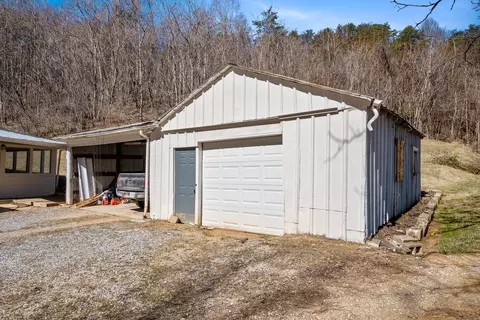 5679 Berry Patch Ln, Elliston, VA 24087 photo 39