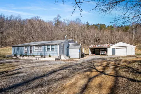 5679 Berry Patch Ln, Elliston, VA 24087