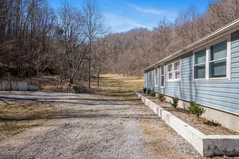 5679 Berry Patch Ln, Elliston, VA 24087 photo 35