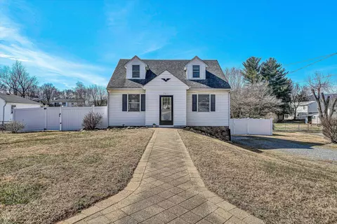 2011 Mountain Ave, Salem, VA 24153