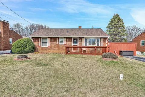 1723 Victoria St, Salem, VA 24153