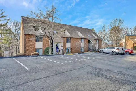 3309 Forest Ridge Rd, Roanoke, VA 24018
