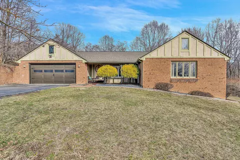 5206 Burnt Quarter Dr, Vinton, VA 24179