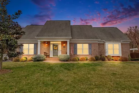 611 Highfield Rd, Salem, VA 24153