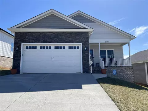 1105 Emerald Crest Dr, Bedford, VA 24523