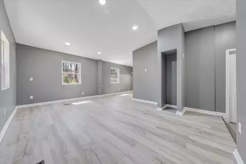 Living - 2214 Brookside Ln SE, Roanoke, VA 24014 photo 1 of 5