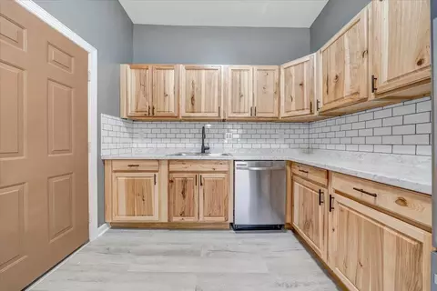 Kitchen - 2214 Brookside Ln SE, Roanoke, VA 24014 photo 2 of 3