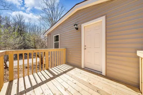 Exterior - 2214 Brookside Ln SE, Roanoke, VA 24014 photo 5 of 17